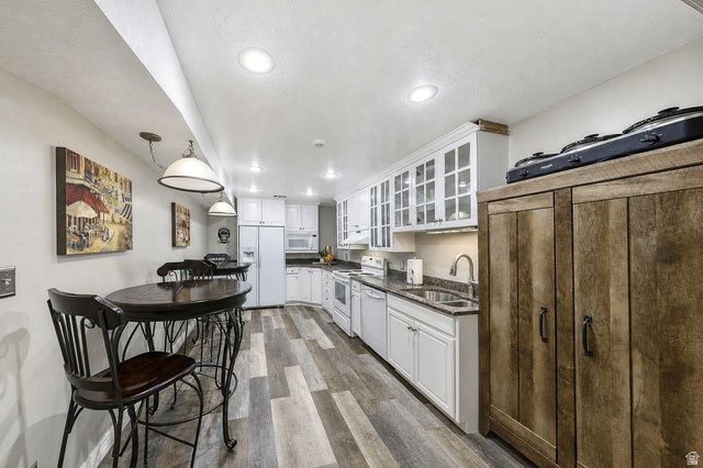 31 N EAGLEWOOD DR, North Salt Lake, UT 84054