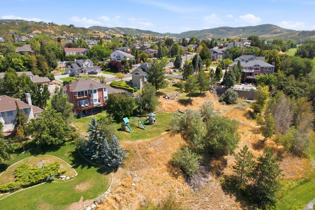 31 N EAGLEWOOD DR, North Salt Lake, UT 84054