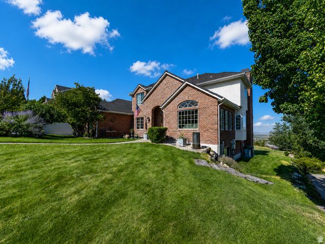 31 N EAGLEWOOD DR, North Salt Lake, UT 84054