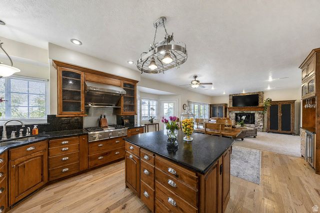 31 N EAGLEWOOD DR, North Salt Lake, UT 84054