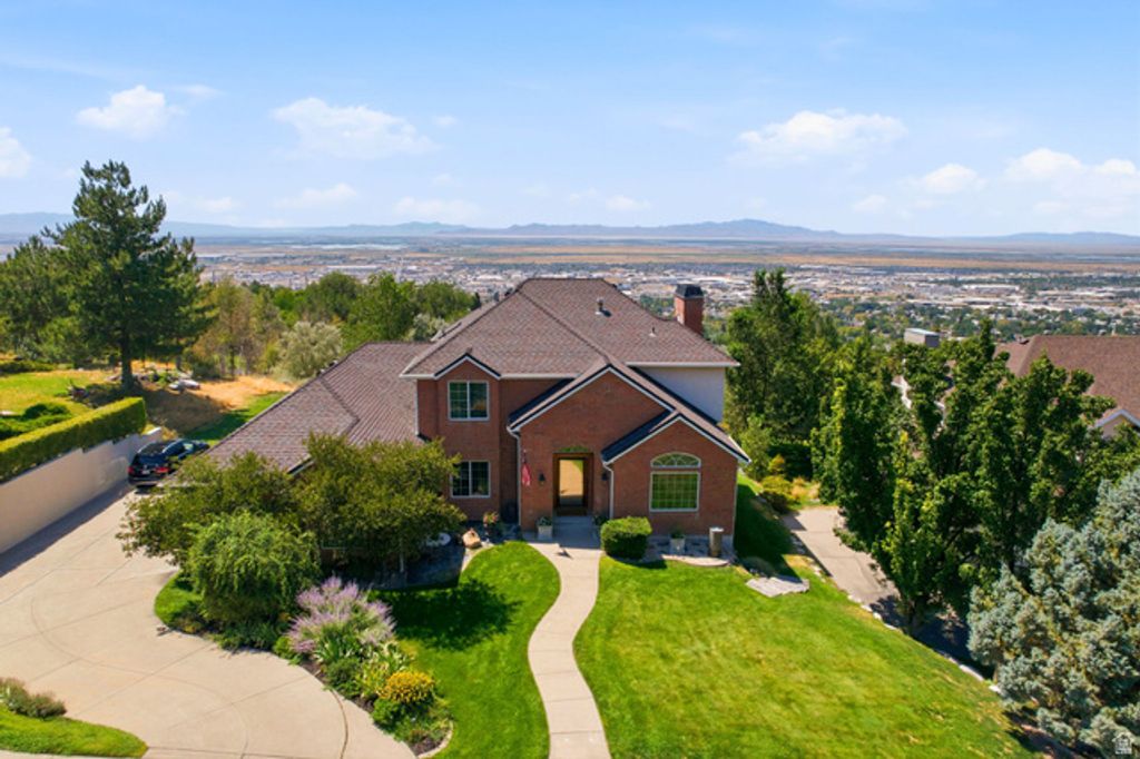 31 N EAGLEWOOD DR, North Salt Lake, UT 84054