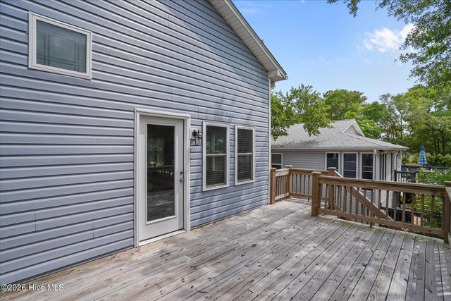105 SW 11th Street, Oak Island, NC 28465