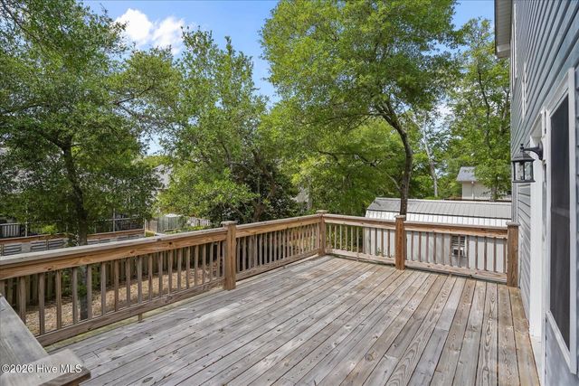 105 SW 11th Street, Oak Island, NC 28465