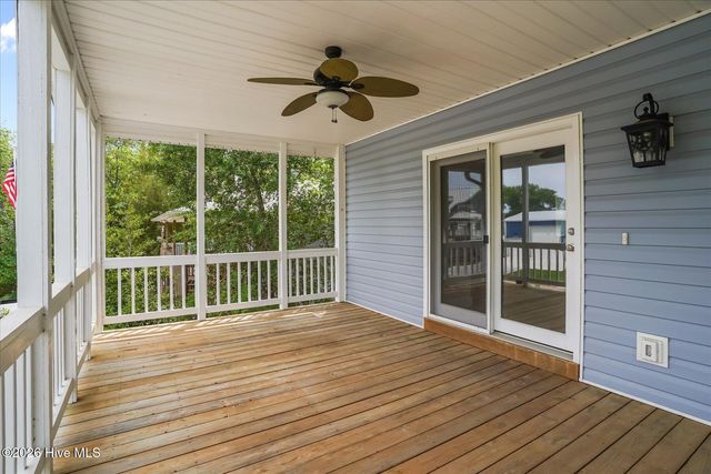 105 SW 11th Street, Oak Island, NC 28465