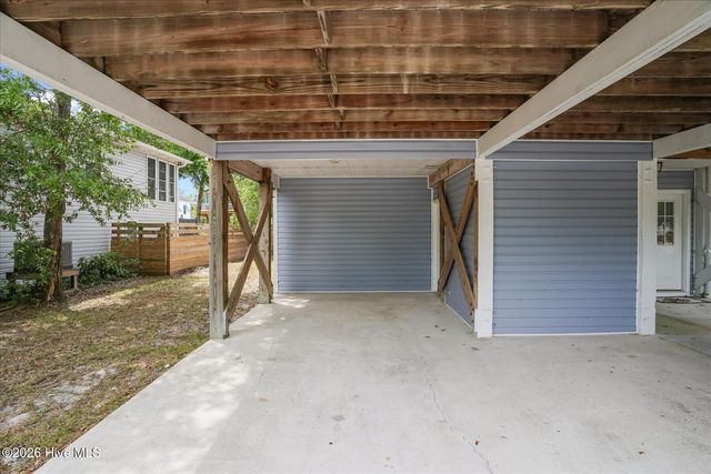 105 SW 11th Street, Oak Island, NC 28465