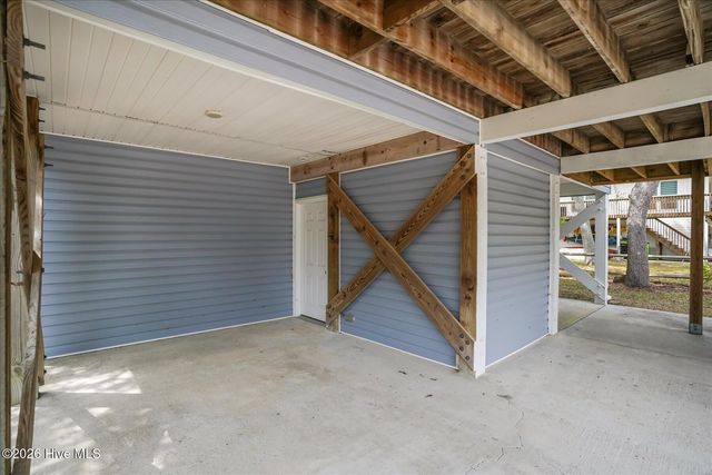 105 SW 11th Street, Oak Island, NC 28465
