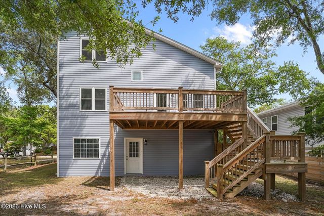 105 SW 11th Street, Oak Island, NC 28465