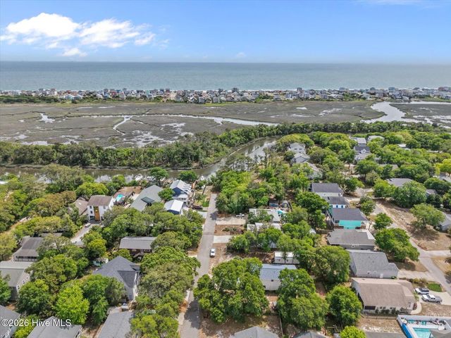 105 SW 11th Street, Oak Island, NC 28465