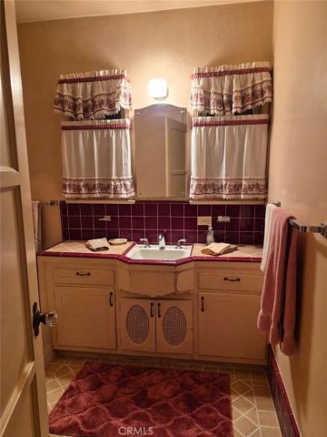 10124 Hildreth Avenue, South Gate, CA 90280