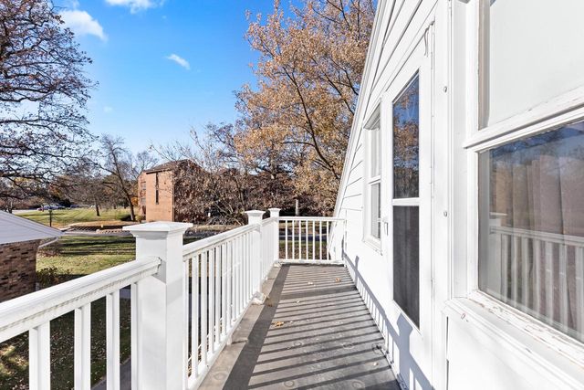 5147 S Camelot LANE, Greenfield, WI 53221