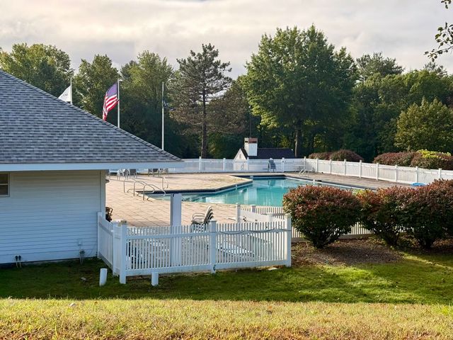 12 Mountain Laurels Dr Apt 308, Nashua, NH 03062