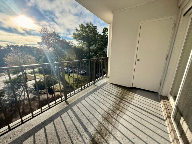 12 Mountain Laurels Dr Apt 308, Nashua, NH 03062
