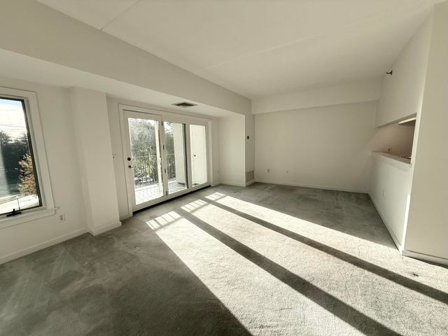 12 Mountain Laurels Dr Apt 308, Nashua, NH 03062
