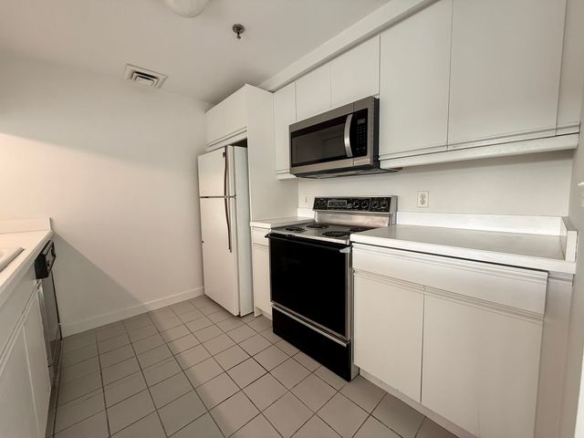 12 Mountain Laurels Dr Apt 308, Nashua, NH 03062