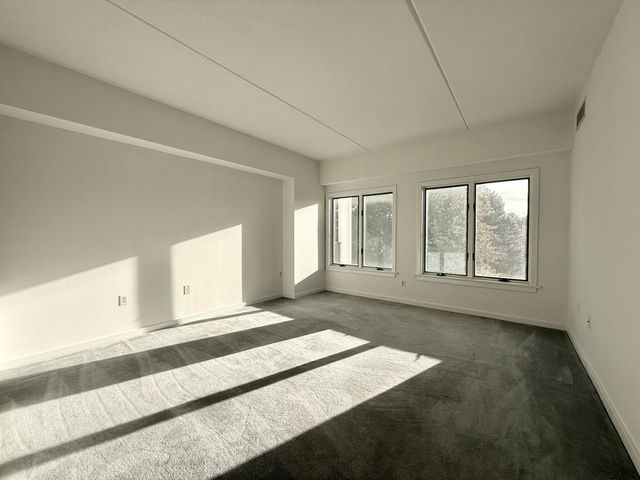 12 Mountain Laurels Dr Apt 308, Nashua, NH 03062