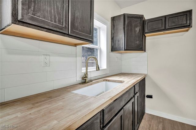 2160 Fulton Road, Cleveland, OH 44113