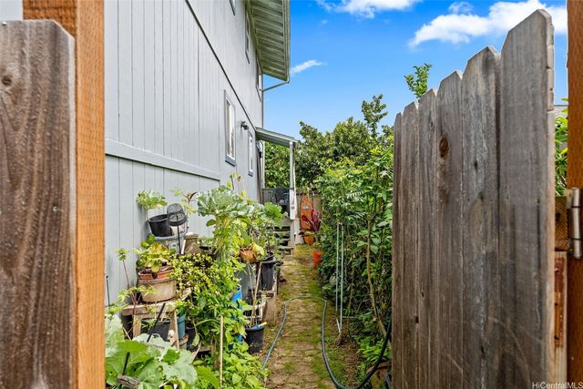 51-17 Kaaawa Place, Kaaawa, HI 96730