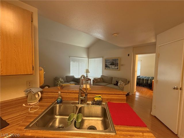 460 Elm Drive 201, Las Vegas, NV 89169