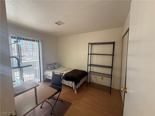 460 Elm Drive 201, Las Vegas, NV 89169