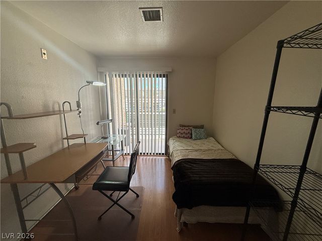 460 Elm Drive 201, Las Vegas, NV 89169