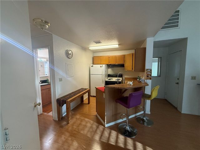 460 Elm Drive 201, Las Vegas, NV 89169