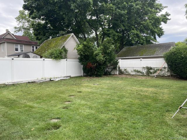 248 Denton Avenue 1, Lynbrook, NY 11563