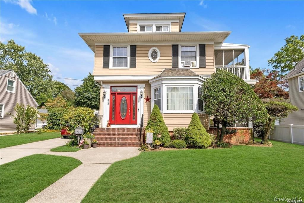 248 Denton Avenue 1, Lynbrook, NY 11563