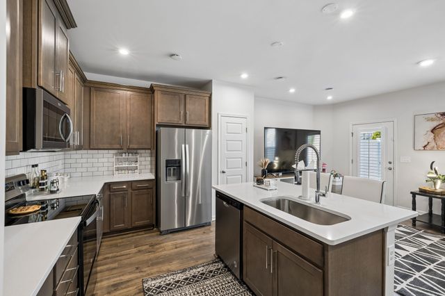 5088 Dayflower Dr, Hermitage, TN 37076