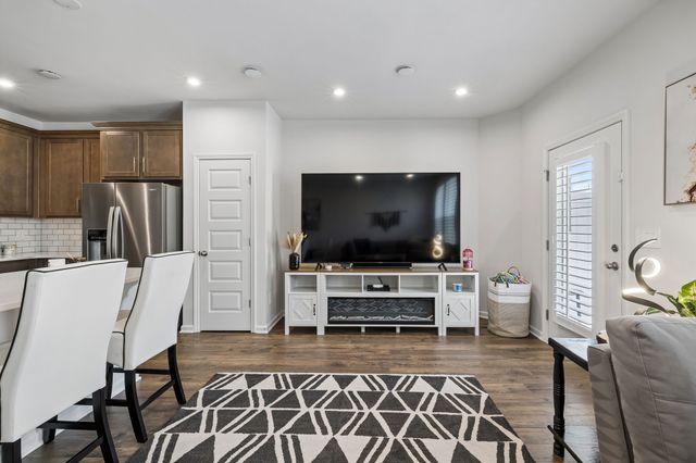 5088 Dayflower Dr, Hermitage, TN 37076