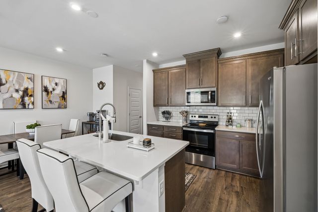 5088 Dayflower Dr, Hermitage, TN 37076