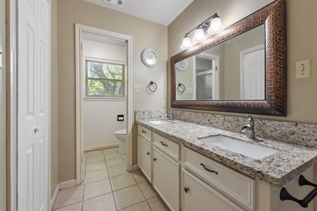 3805 Windridge Drive, Bryan, TX 77802