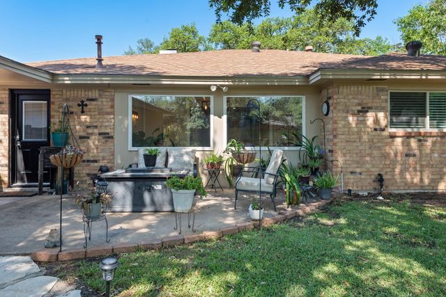 3805 Windridge Drive, Bryan, TX 77802