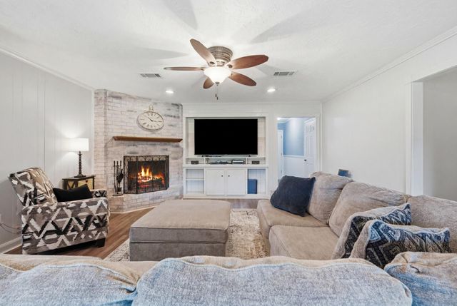 3805 Windridge Drive, Bryan, TX 77802