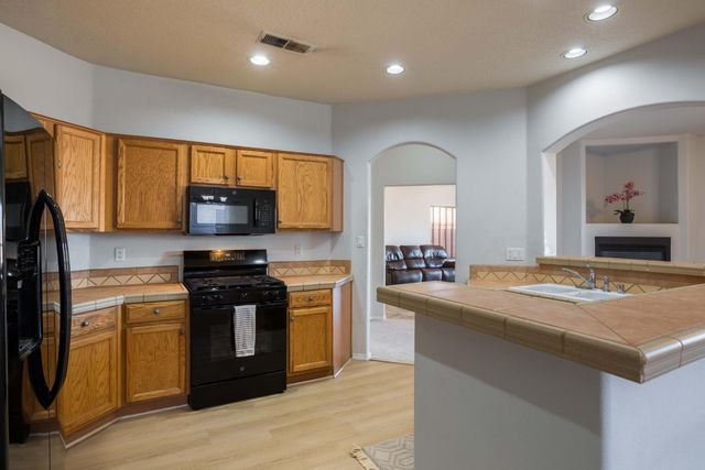 4015 Arapahoe Avenue NW, Albuquerque, NM 87114