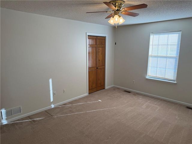 2212 S 19th Terrace, Leavenworth, KS 66048