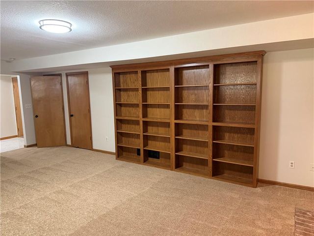 2212 S 19th Terrace, Leavenworth, KS 66048