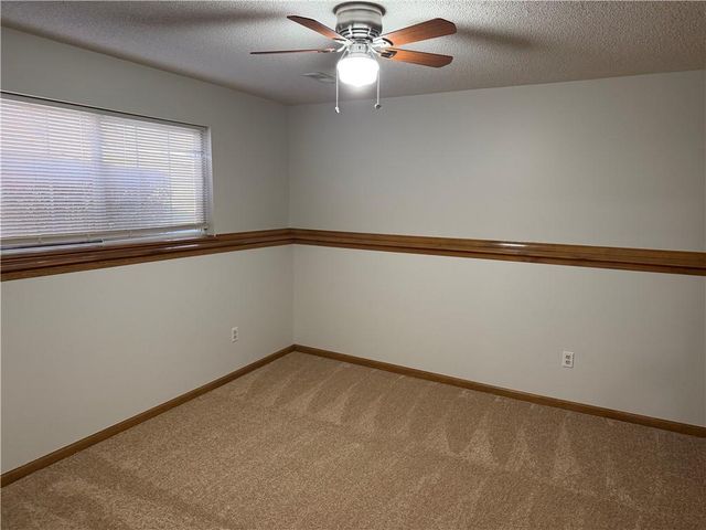 2212 S 19th Terrace, Leavenworth, KS 66048