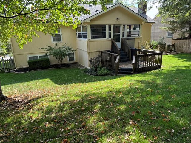 2212 S 19th Terrace, Leavenworth, KS 66048