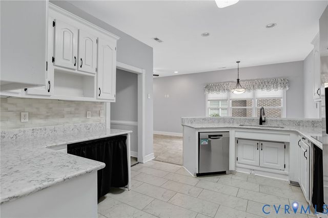 515 Cobblestone Dr, Hopewell, VA 23860