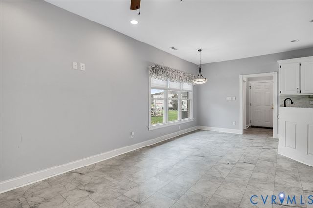515 Cobblestone Dr, Hopewell, VA 23860