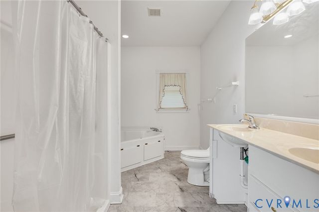 515 Cobblestone Dr, Hopewell, VA 23860