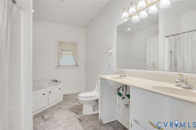 515 Cobblestone Dr, Hopewell, VA 23860