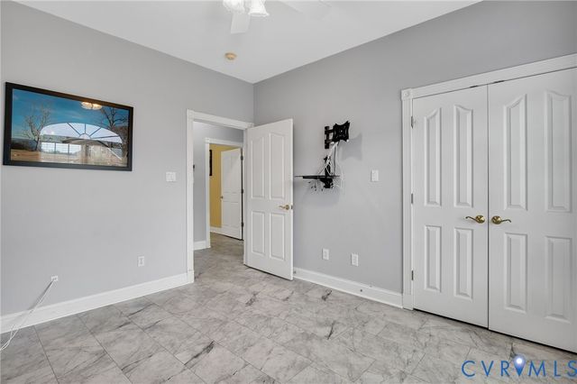 515 Cobblestone Dr, Hopewell, VA 23860