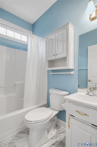 515 Cobblestone Dr, Hopewell, VA 23860