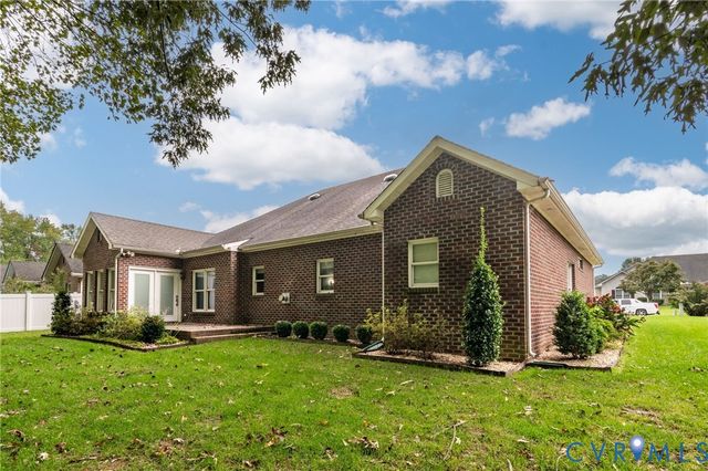 515 Cobblestone Dr, Hopewell, VA 23860