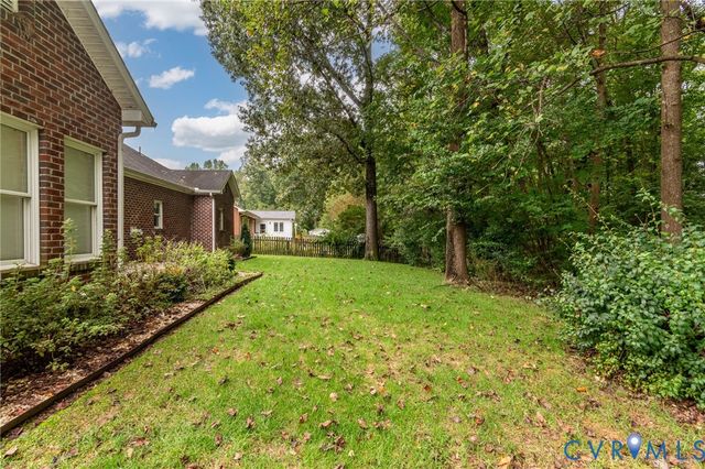 515 Cobblestone Dr, Hopewell, VA 23860