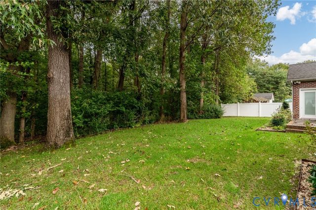 515 Cobblestone Dr, Hopewell, VA 23860