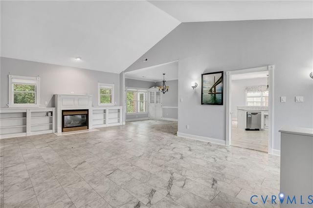 515 Cobblestone Dr, Hopewell, VA 23860