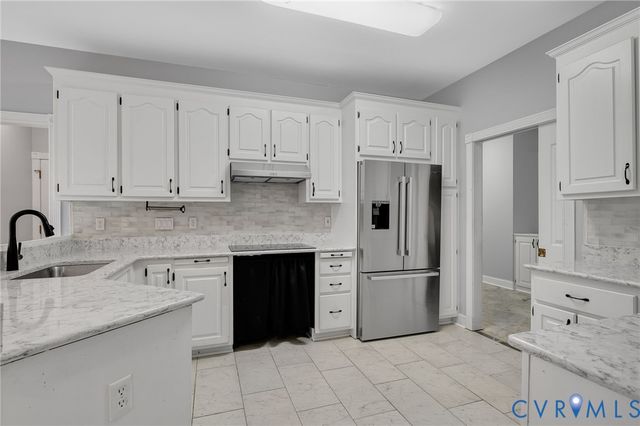 515 Cobblestone Dr, Hopewell, VA 23860