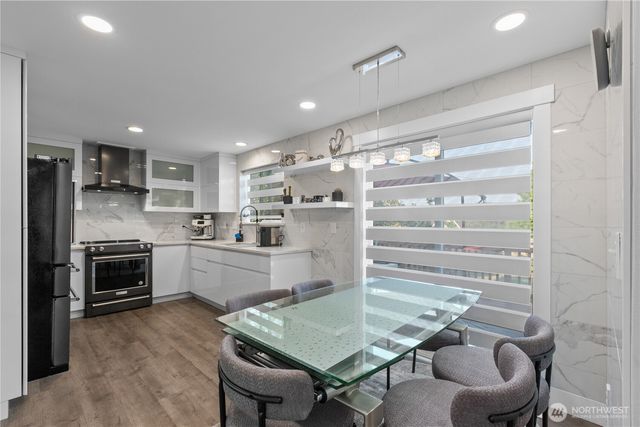 6098 Pacific Heights Drive, Ferndale, WA 98248
